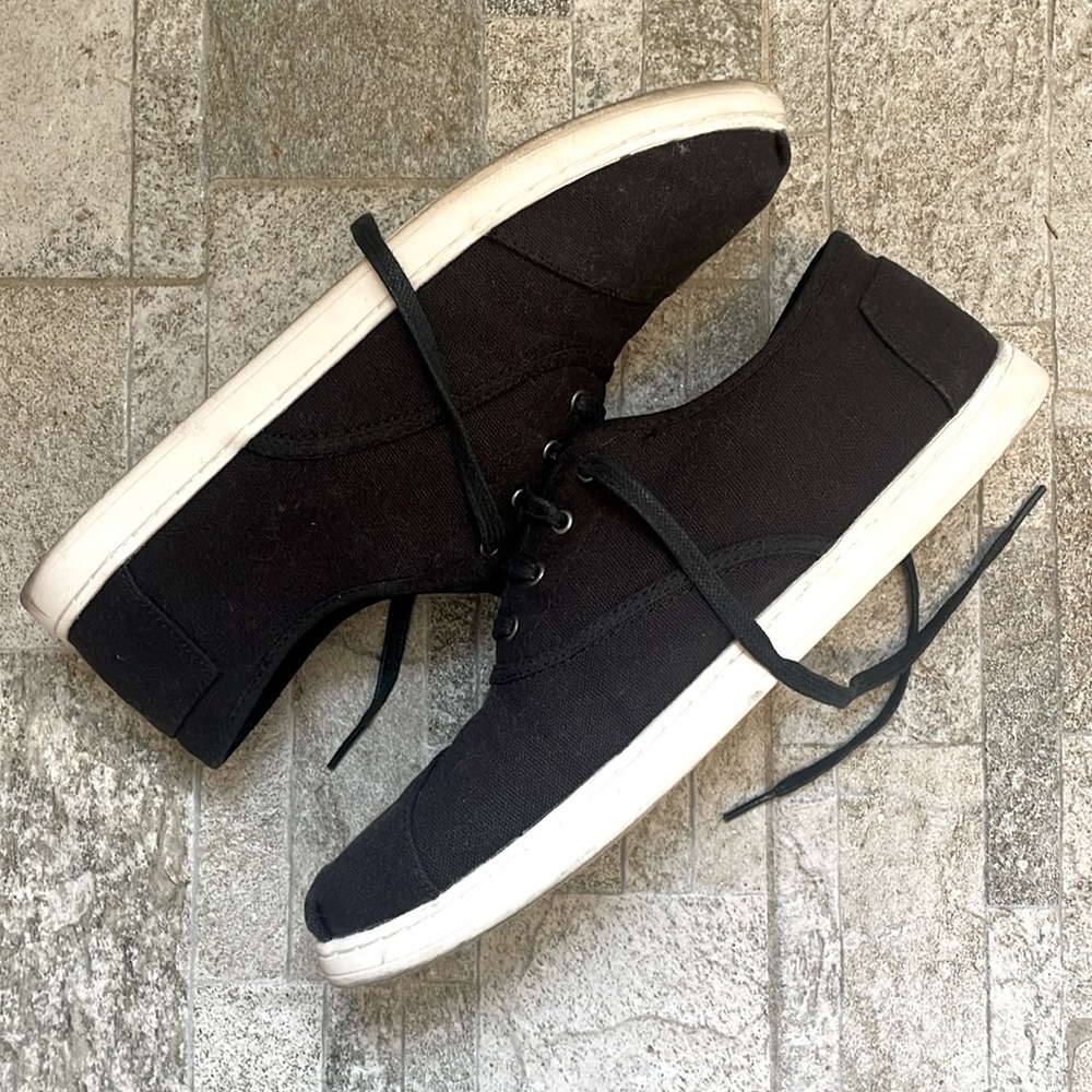 Men’s Toms